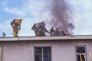 二世帯住宅における火災保険と地震保険の加入は必要ですか？